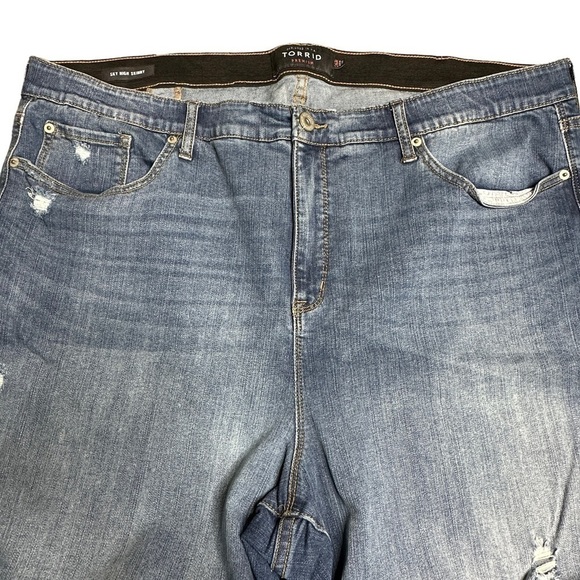 Torrid Sky High Skinny distressed crop jeans size 26 - Picture 7 of 8